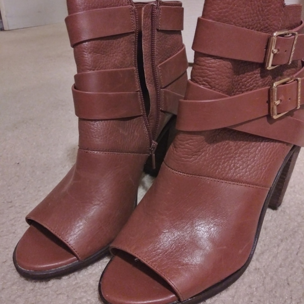 Women's shoes